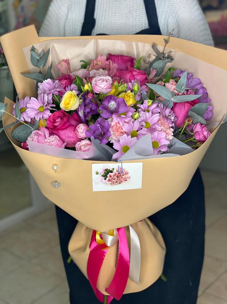 Букет цветов из: Хризантемы, Гвоздики и Альстромерии в Бжедуховской