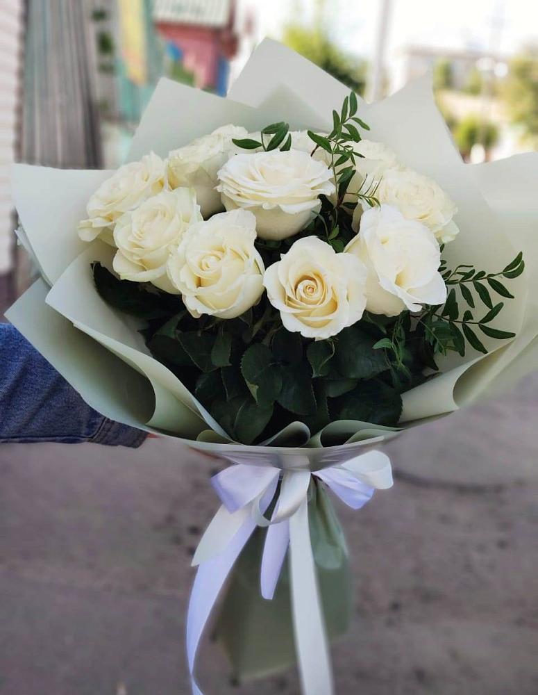 Букет Белые розы Проуд в Бжедуховской
