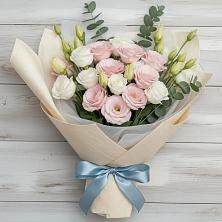 Букет цветов из:  Лизиантусы в Бжедуховской
