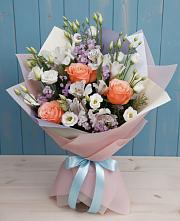 Букет цветов из:  Лизиантусы, Розы, Альстромерии и Гипсофила в Бжедуховской