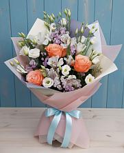 Букет цветов из:  Лизиантусы, Розы, Альстромерии и Гипсофила в Бжедуховской