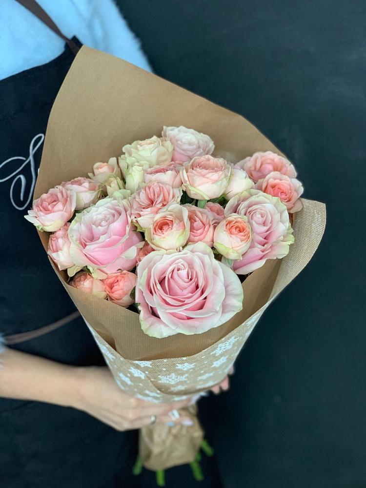 Букет цветов из: Хризантемы и Розы в Бжедуховской