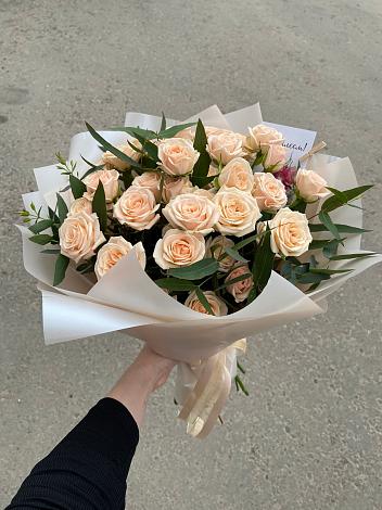 Букет Кремовые розы Латте в Бжедуховской