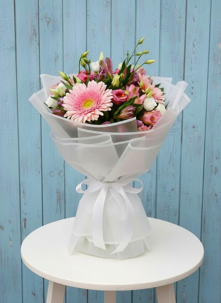 Букет цветов из: Герберы, Альстромерии и Лизиантусы в Бжедуховской