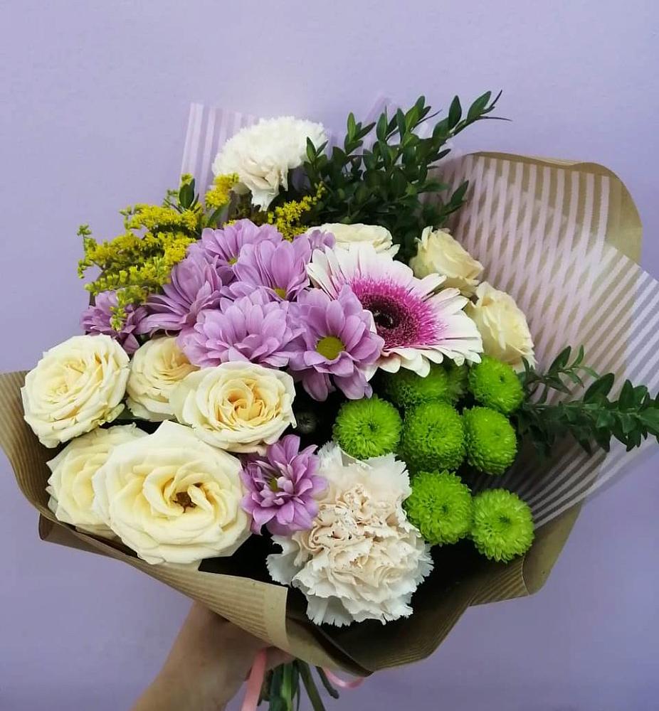 Букет цветов из: Хризантемы, Розы, Гвоздики и Герберы в Бжедуховской