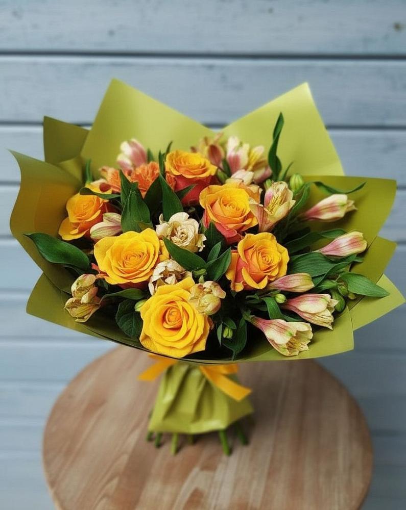 Букет цветов из: Альстромерии и Розы в Бжедуховской