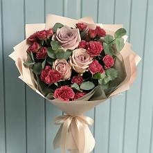 Букет цветов из:  Гвоздики и Розы в Бжедуховской