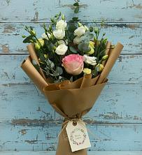 Букет цветов из:  Розы и Лизиантусы в Бжедуховской