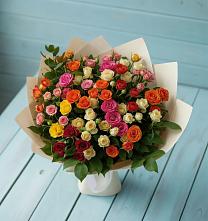 Букет Микс из разноцветных кустовых роз в Бжедуховской